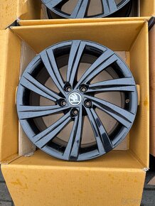 ORIGINÁL Alu Škoda Perseus R18, 5x112 - TOP STAV - 4