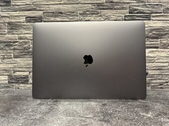 MacBook Pro 16" 2019 i7 / 16GB / 500GB / Pro 5300M - 4