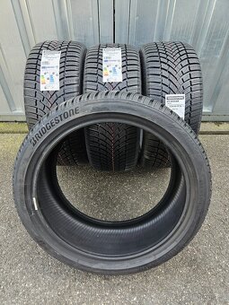 Zimní pneu Bridgestone 235/40 R19 - 4