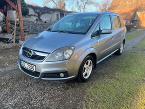 Opel Zafira 1.8/16v    7 míst  - 4