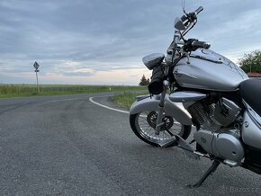 Suzuki VL 125 Intruder - 4