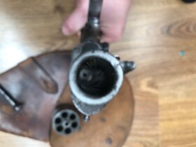 Historicky revolver   Chamelot-Delvigne  1873 - 4