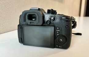 Panasonic Lumix GH5 + objektiv 25mm 1.7 - 4