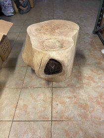 Masivní dřevěný stolek, špalek - 4