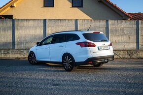 Ford Focus Kombi 1.5 TDCi Duratorq 120k ST Line PowerShift - 4