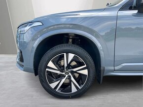 Volvo XC90 B5 Mild-hybrid AWD R-Design 7 míst rok 2020 - 4