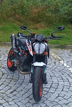 KTM 890 Duke R - 4