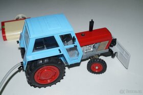 KDN Traktor Zetor Crystal 8011 stará česká hračka - 4