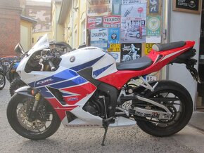 HOnda CBR 600RR - 4