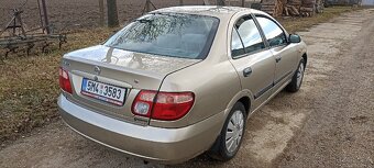 Nissan Almera 1,5 i - 4