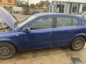 Prodám Opel Astra H Díly barva z21B - 4