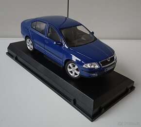 Škoda Octavia modrá 1:24 Abrex - 4