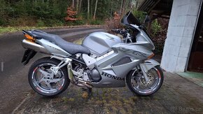 Honda VFR 800 - 4