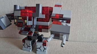 Lego Minecraft Dungeons figurka "Redstone monster" - 4