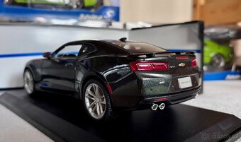 Chevrolet Camaro 2017 Fifty Edition 1:18 27cm Maisto - 4