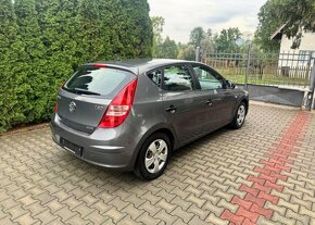 Hyundai i30 1,6 CW CRDi klima sada kol nafta - 4