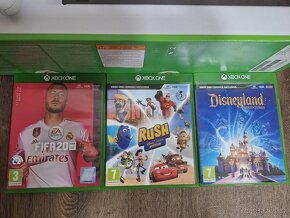 XBOX ONE S, 1TB, 2ovladače, 3hry - 4