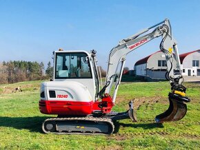 Pásové rypadlo Takeuchi TB-240 - 4