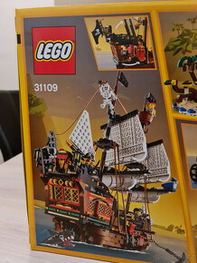 LEGO® Creator 31109 Pirátska loď (3v1) - 4