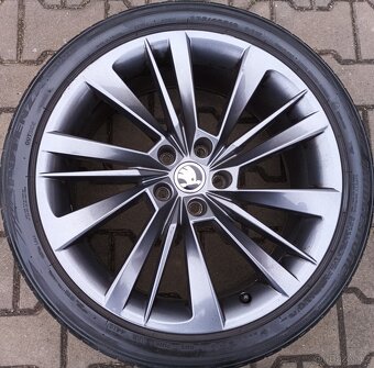 Originální disky Škoda Superb III 5x112 R19 Acamar - 4