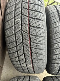 Superb 3 215/60 r16 zimní komplet Barum - 4