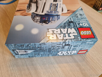 LEGO® Star Wars™ 75379 R2-D2 - 4