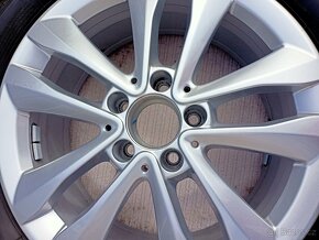 Prodám hezkou alu sadu MERCEDES 225/50/17 DUNLOP - 4