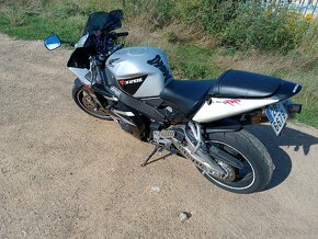 CBR 954RR - 4