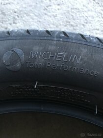 pneu michelin 195/55/16 nove 100% - 4