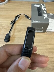 Garmin Vivosmart 4 ve velikosti L - 4