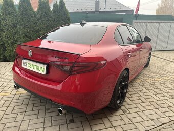 Alfa Romeo Giulia Q4 2.0i 148kW Top - 4