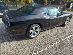 Dodge Challenger - 4