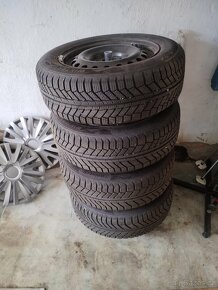 Zimní pneu na nových plech kolech. 205/60 R16 - 4