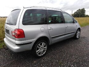 VW SHARAN 2,0 TDi NAFTA 103 KW 7 SEDADEL + TAŽNÝ - 4