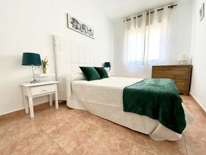 ŠPANĚLSKO, Torrevieja, světlý apartmán u moře - 4