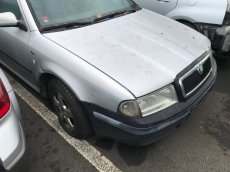 Skoda Octavia 1 1,6 75kW AVU 2002 - dily z vozu - 4