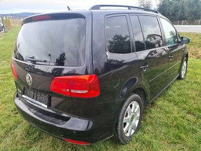 Volkswagen Touran - 4