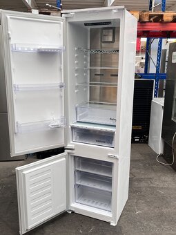 Vestavná lednice Beko BCNA306E5ZSN s mrazákem, 284L. ZÁRUKA - 4