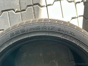 225/45R17 - 4