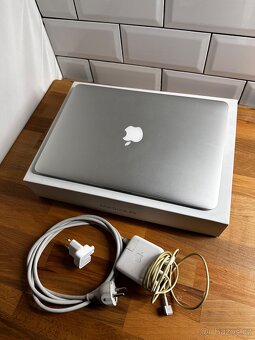 MacBook Air 13" 2015 i5 / 8GB / 128GB - 4