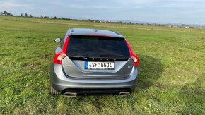 Volvo V60 D4 140kW Momentum 2016 - 4