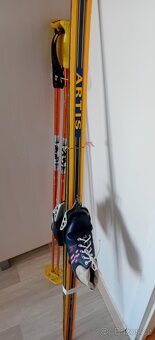 dět běžecký.set 150cm lyže hůlky 120cm 22cm stélka bot - 4