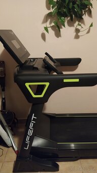 Běžecký pás motorový LIFEFIT TM7200 - 4