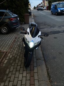 Suzuki GSX-R750 - 4