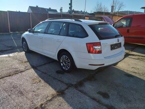 ŠKODA OCTAVIA COM III,1,6 TDi,85 KW,ESP,KLIMA,ČR.SERVISKA - 4