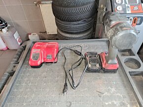 Milwaukee m18 fuel rázový utahovák - 4