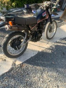 YAMAHA XT 550 - 4