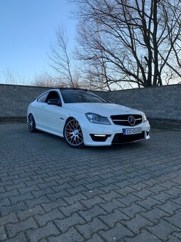 MERCEDES BENZ C63 AMG 2011 6.2 V8 358KW COUPE/PANO/KEYLESS - 4