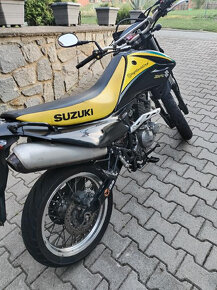 Suzuki DR 125 sm - 4