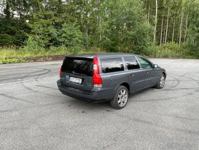 Volvo V70 D5 AWD 120kw automat - 4